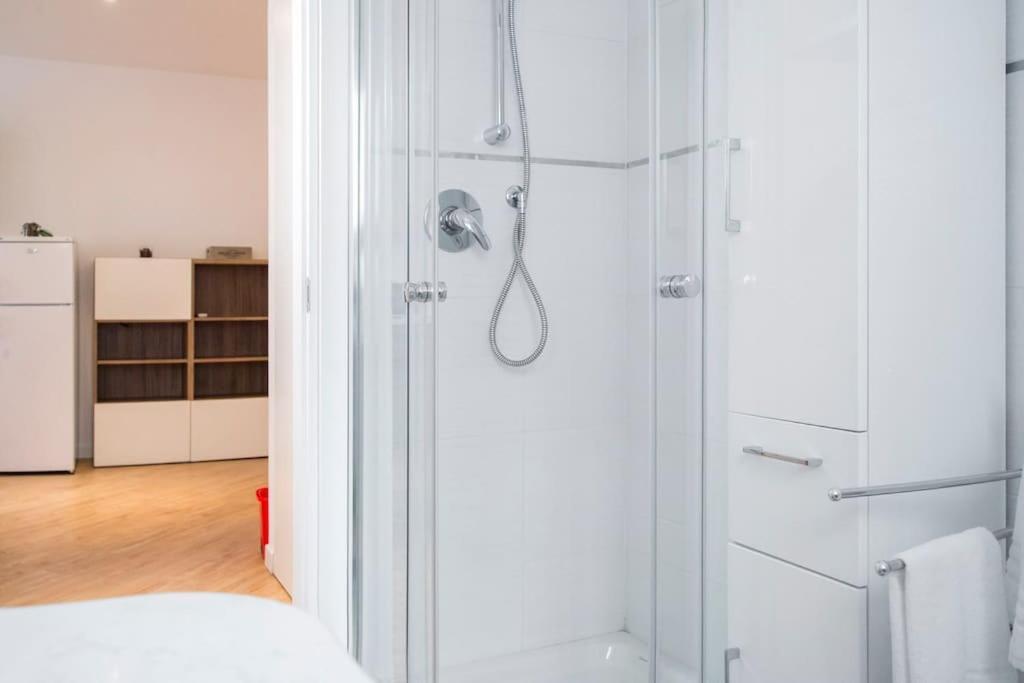 B&B Gocciadoro 26 Nuovo, Climatizzato, Zona Ospedale, Posto Auto トレント エクステリア 写真