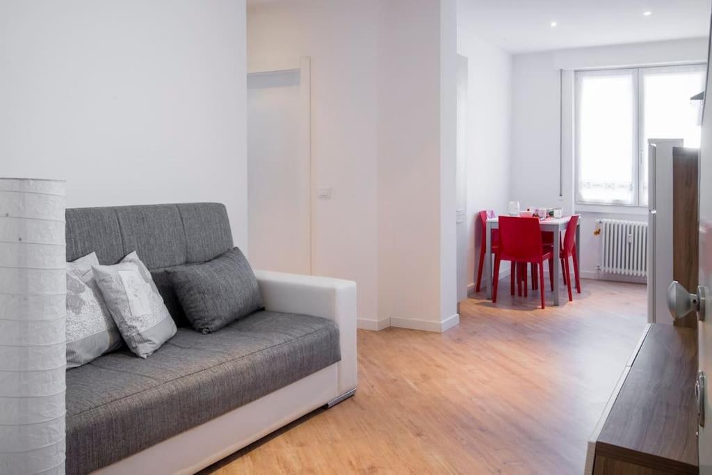 B&B Gocciadoro 26 Nuovo, Climatizzato, Zona Ospedale, Posto Auto トレント エクステリア 写真
