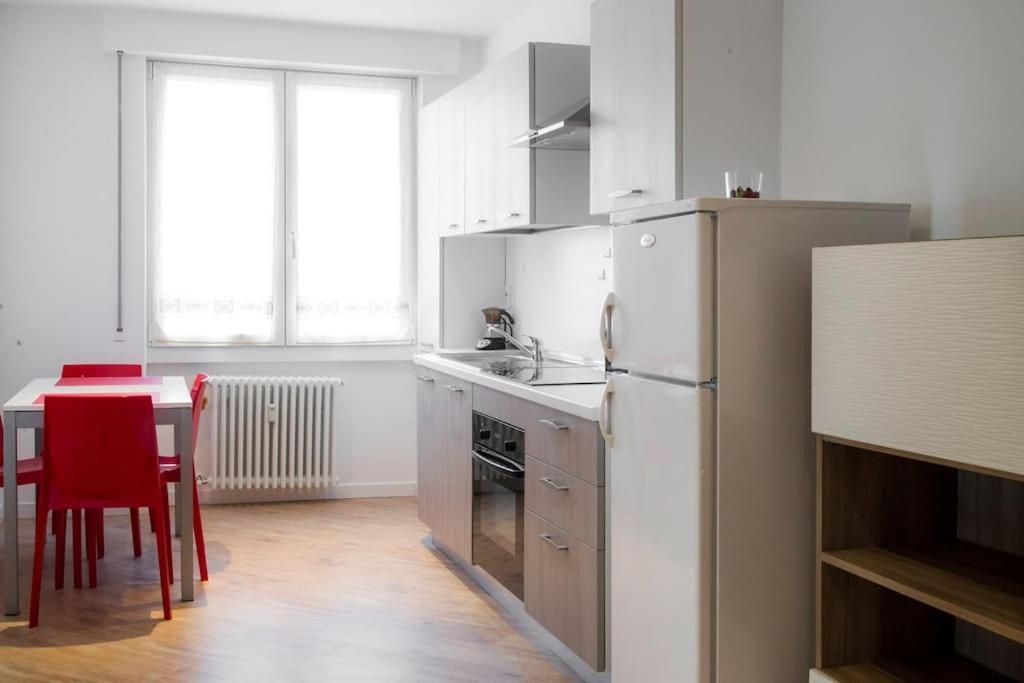 B&B Gocciadoro 26 Nuovo, Climatizzato, Zona Ospedale, Posto Auto トレント エクステリア 写真